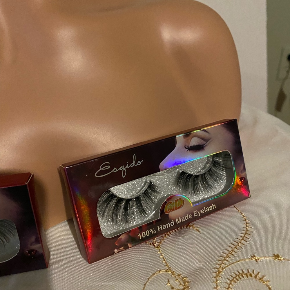 Eye lashes - Picture 2 of 8